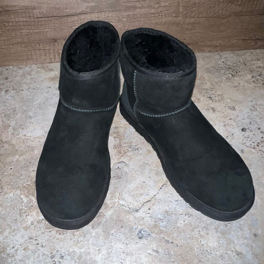 UGG Women's Classic Mini II Boots Size 9 Black 1016222 Sheepskin Ankle Slip On - Picture 5 of 9